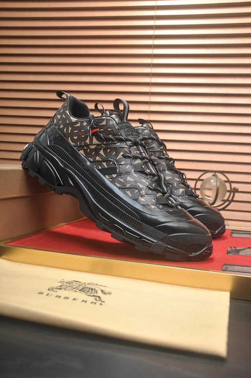Men's shoes 💰640💶[Burberry] (cowhide lining) classic low-top sneakers｜Imported cowhide with classic plaid fabric｜Cow leather lining｜Original outsole｜Fine workmanship and comfortable to wear Size: 38-44 (customized at 45)